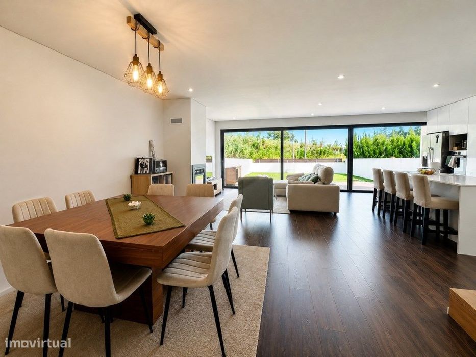 Moradia T3 +1 como Nova Junto ao Outlet em Vila Chã, Vila do Conde