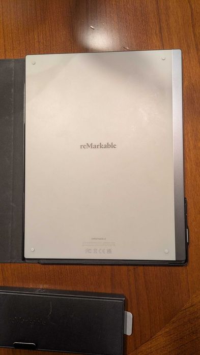 Remarkable 2 tablet e-ink do notowania + etui