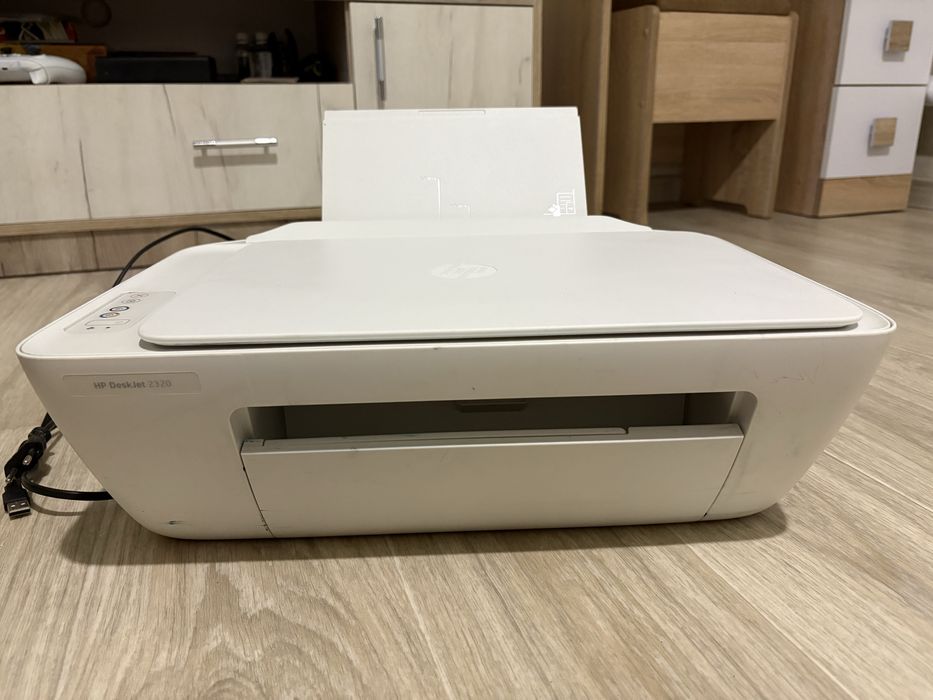 Принтер HP DeskJet 2320