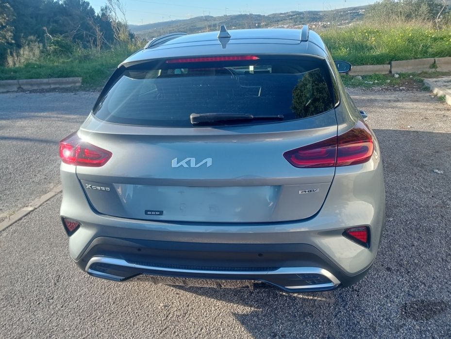 Kia Xceed plug in híbrido 2024, garantia do fabricante até 2031   32000km, 1Dono muito estimado
