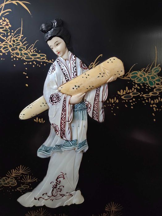 Ekskluzywna komoda chińska Chinoiserie - czarna laka i bogata inkrustacja masą perłową. Antyk.