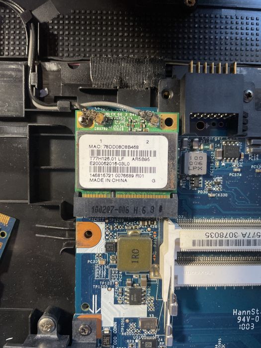 Ноутбук на запчастини