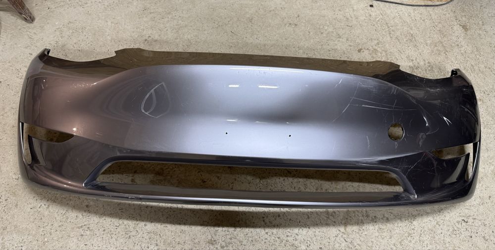 Tesla Model Y бампер передній