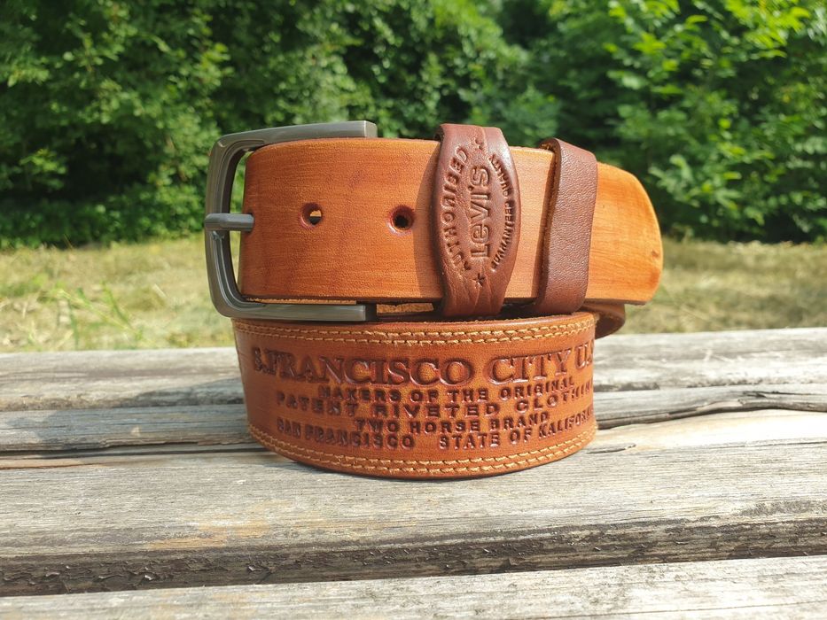 Мужской кожаный ремень Levis