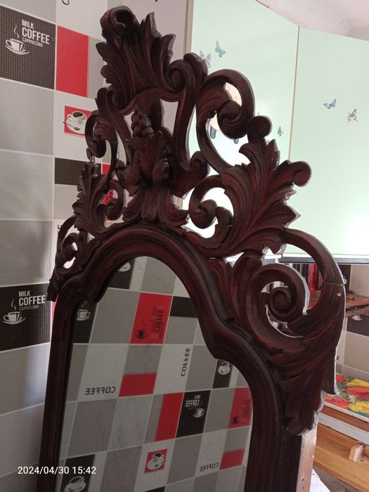 Старовинне дзеркало.