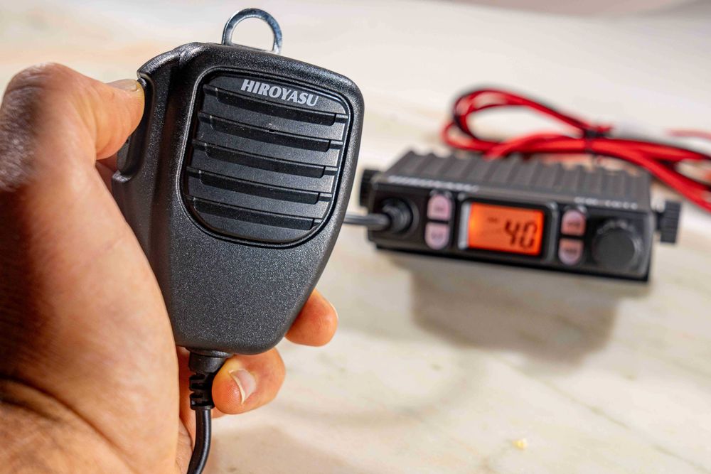 Radio CB de 8W com 40 canais em AM e FM. Novo!