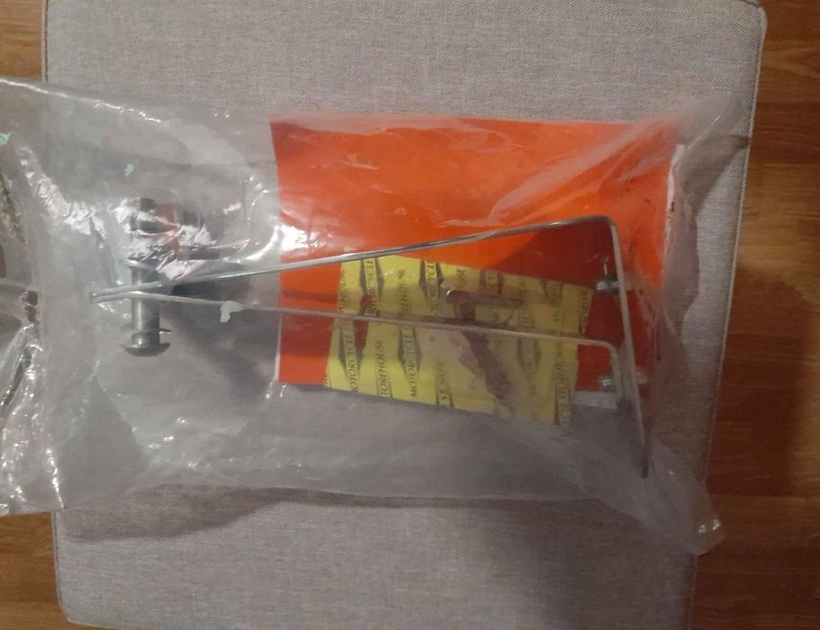 Suporte para matrícula de mota