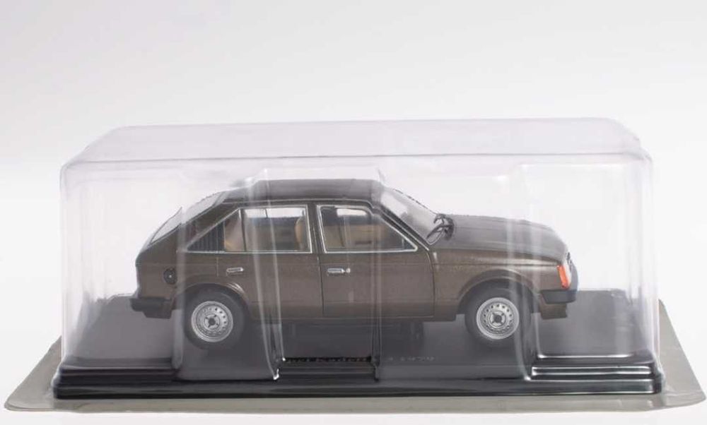 Opel Kadett D w skali 1:24 - nowy w org opakowaniu i z gazetka