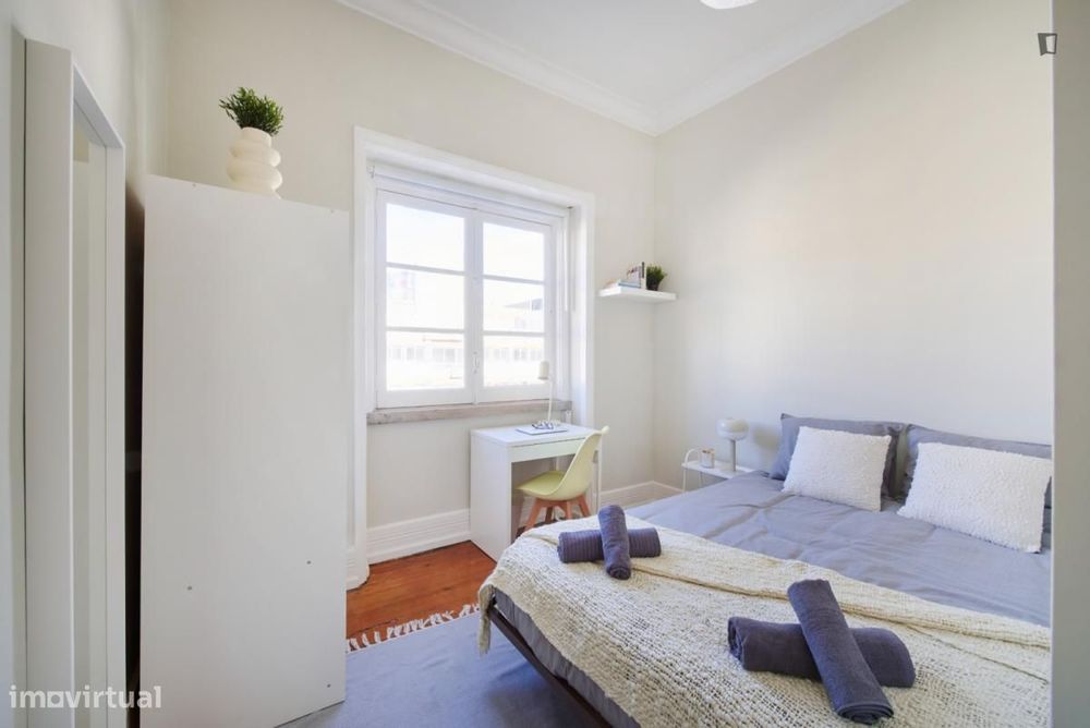 Quarto - localizado em Marquês de Pombal Lisbon