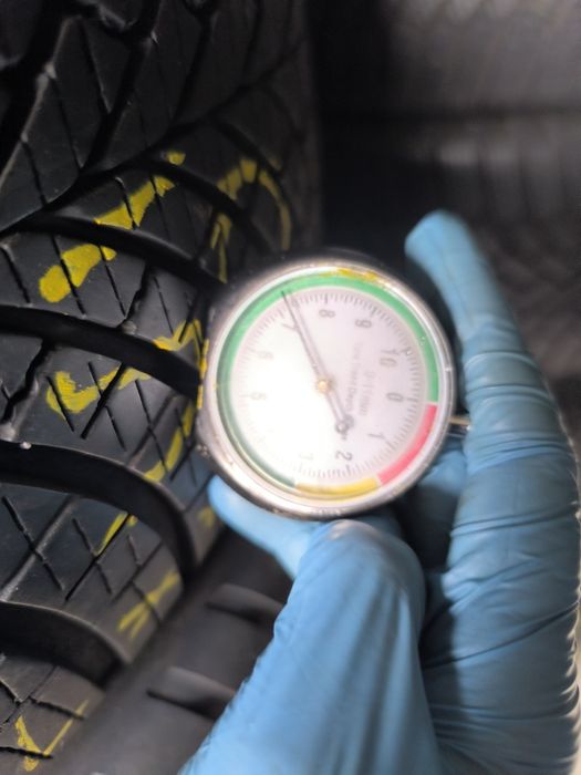 # Opony Goodyear Vector 4 season 255/45/19 para