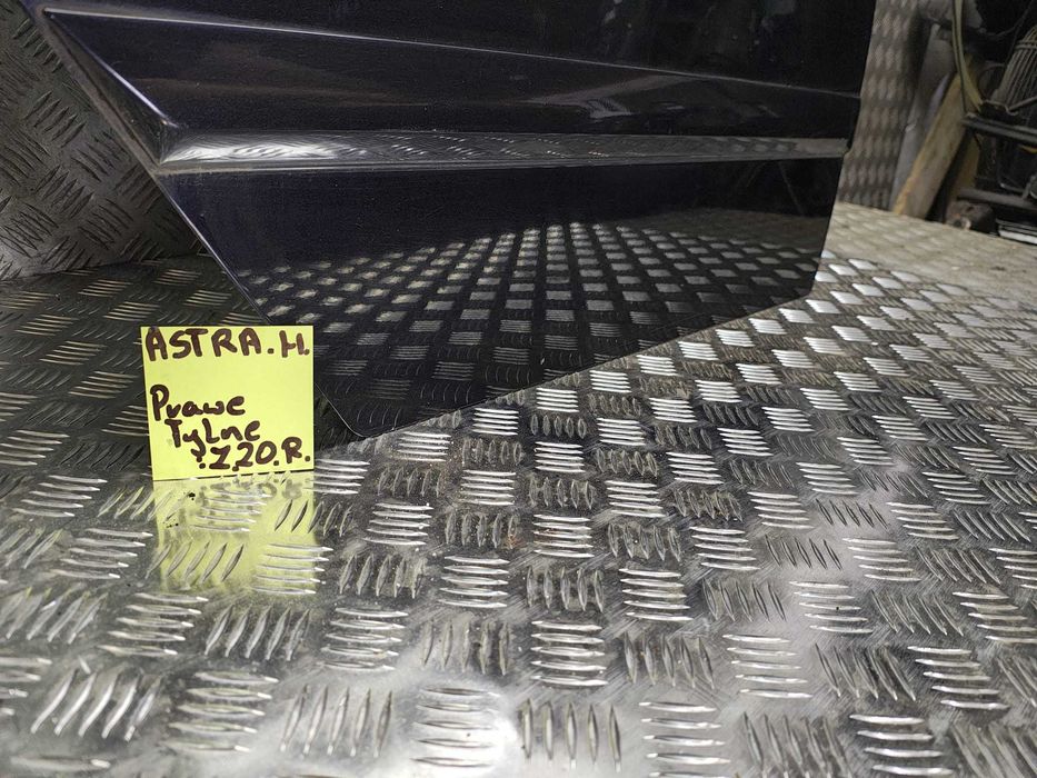 drzwi prawe tylne Astra H Z20R kombi
