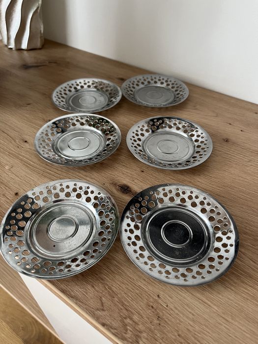 Metalowe podstawki pod szklanki ażurowe