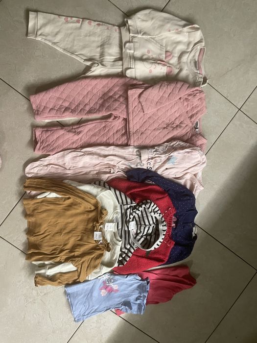 Безкоштовно 80-86 одяг для дівчинки