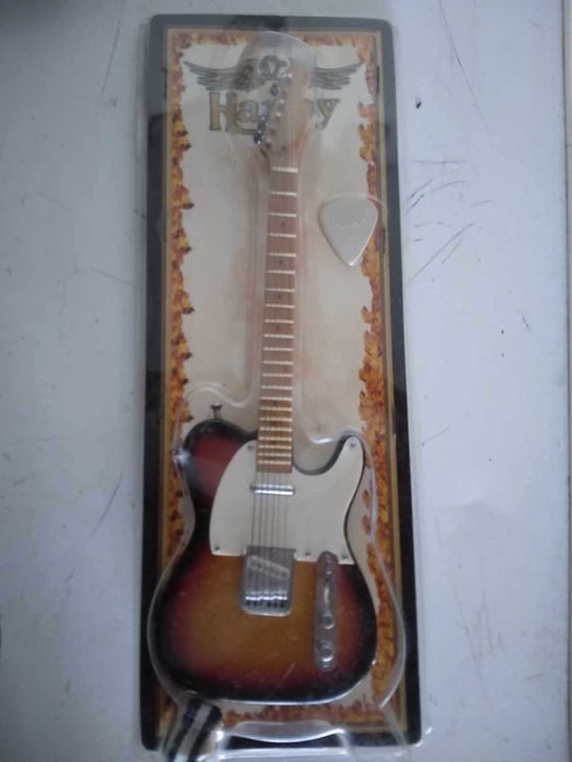 Miniatura Replica Guitarra Fender telecaster Escala de 1:4