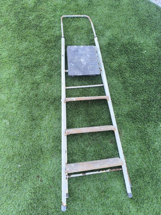 Escadote 160cm - 3 unidades metal