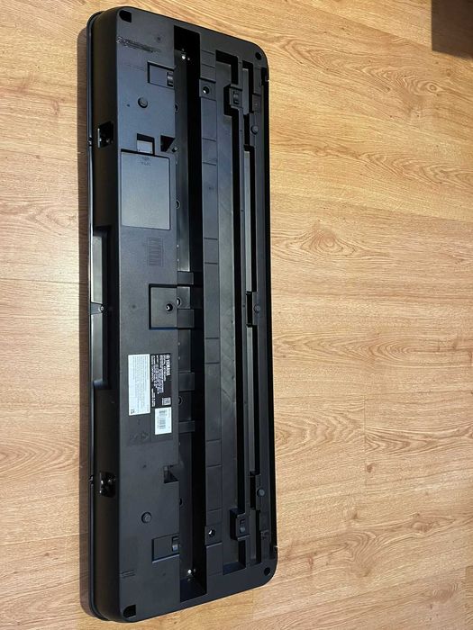 Teclado Yamaha PSR-E273