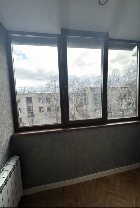 Продам 3-х кімнатну квартиру в центрі м. Лозова