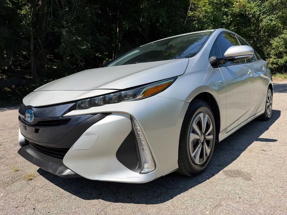 Toyota Prius Prime Premium      2017