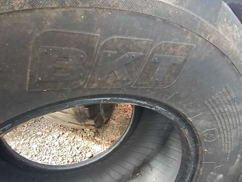 Opon rolnicza 425/55R17 BKT ładowarka Weidemann Schaffer tandem beczka