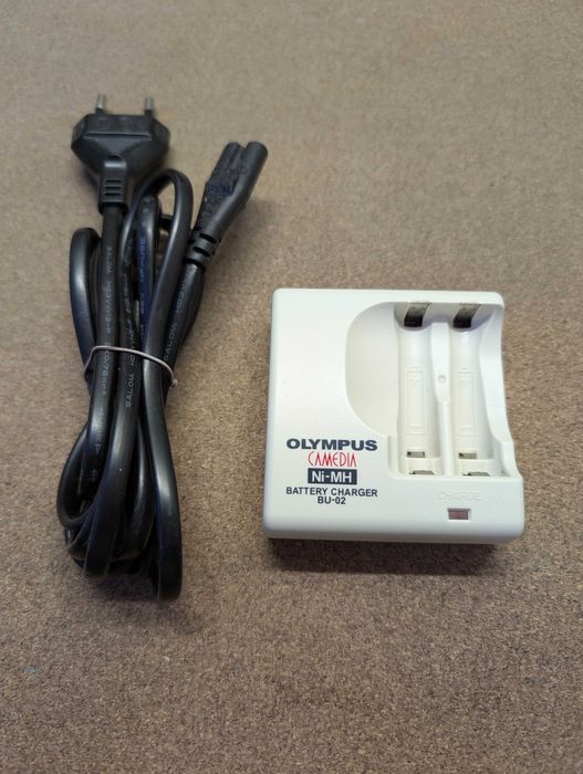 Зарядний пристрій для акумуляторів Olympus Camedia BU-02W