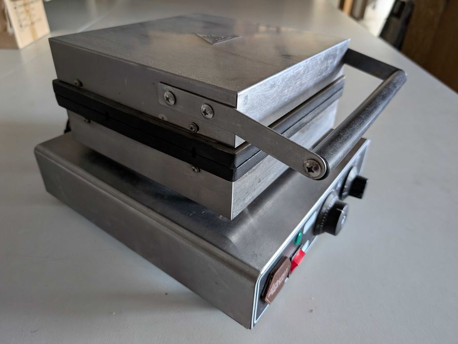 Máquina de fazer waffles Lolly