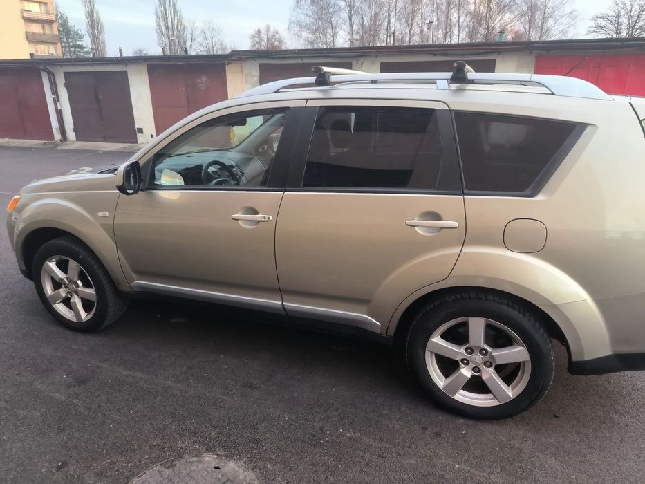 Mitsubishi Outlander Mitsubishi Outlander II XL 2.0 DI-D 4x4 | 2007 | Manual | Xenon | 168