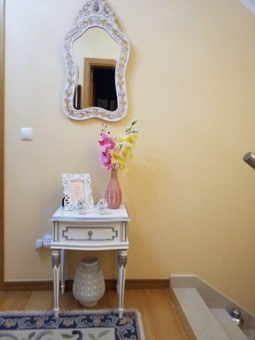 Mesa de cabeceira/apoio restaurada