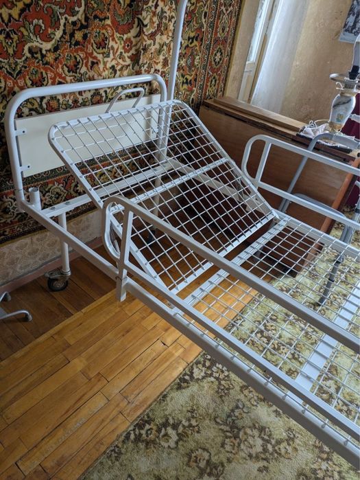 Ліжко медичне нове