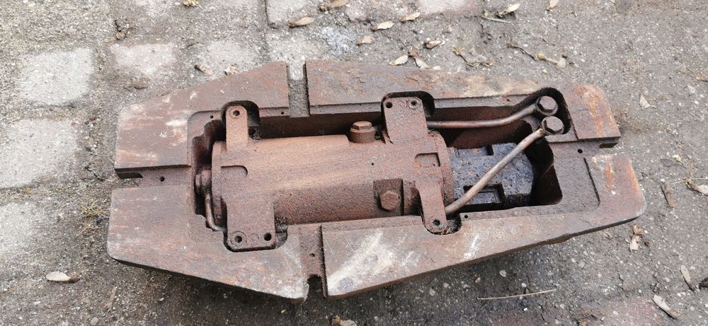 Imadło maszynowe hydrauliczne 43,5kg 120x135mm