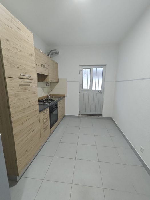 Uma Moradia Com 2 Apartamentos Independentes