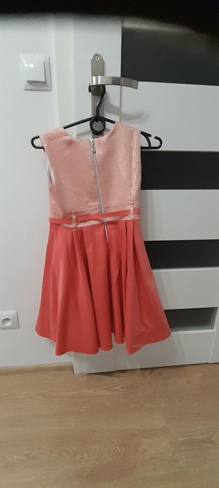 Sukienka na krótki rękaw