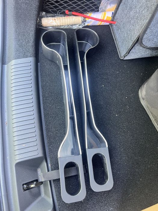 Uchwyty do samochodu /organizer między fotelem a konsolą / 2 sztuki