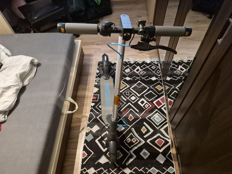 Hulajnoga elektryczna motus scooty 10 lite z 2023 roku