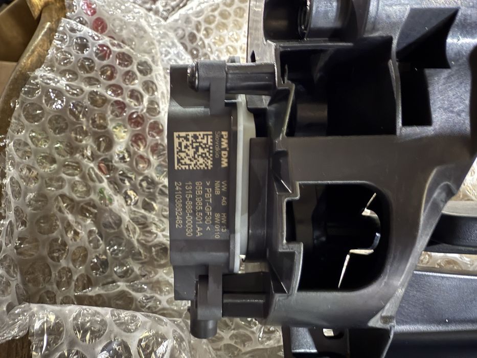 Porsche taycan жулюзі впуск повітря 9j1121754dok1