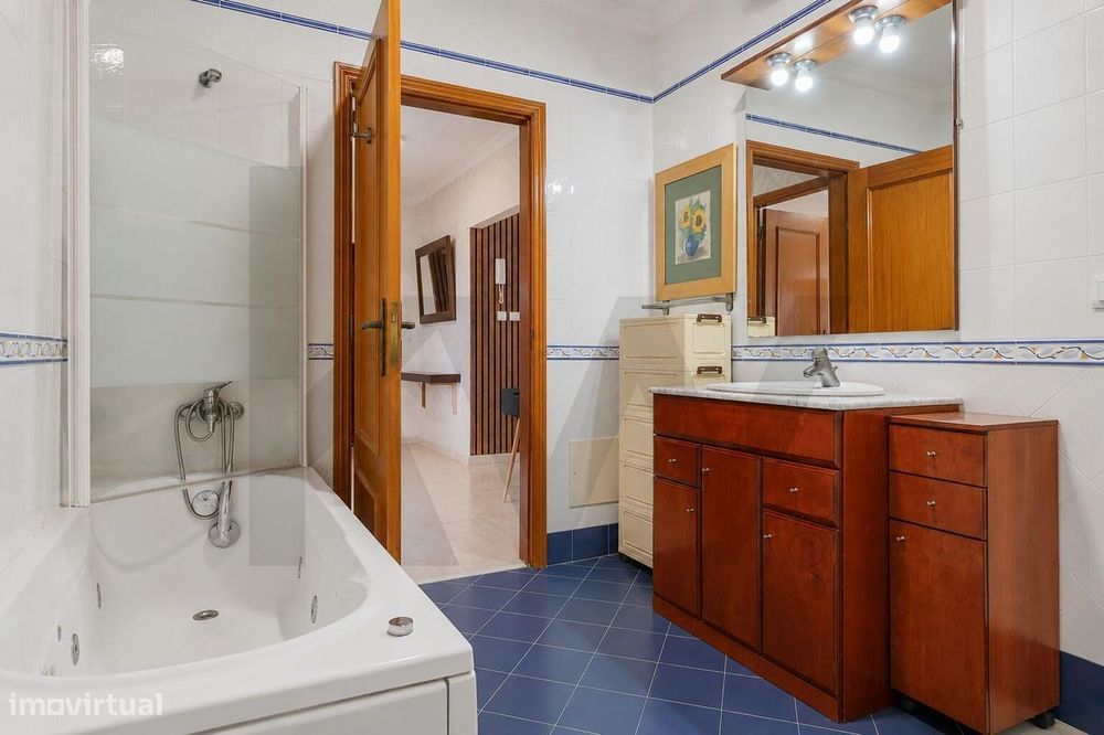 Apartamento T5 Duplex Exclusivo com Vista Deslumbrante para o Palácio