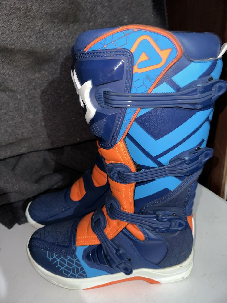 Botas Motocross Pe as e Acess rios OLX Portugal