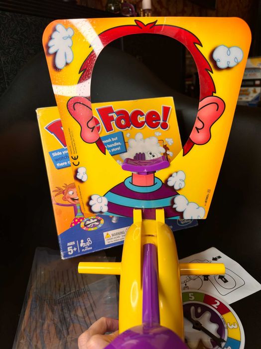 настільна гра PieFace Пиріг в обличчя від компанії Hasbro