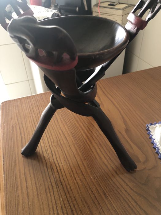 Várias peças em pau preto