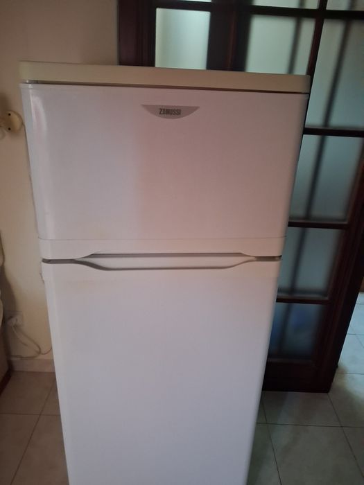Frigorífico  zanussi  quase novo