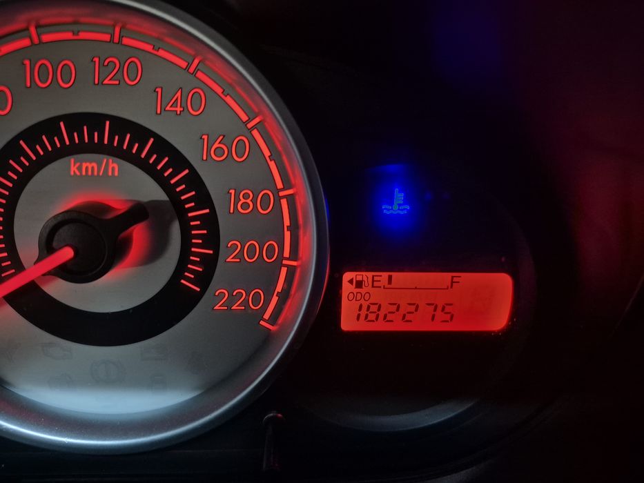 Mazda 2 1.3 Ben. 2008 Klima Opłaty Opony Zimowe Garażowany