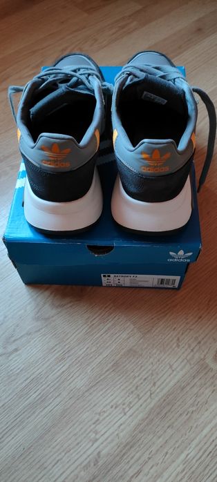 Buty Adidas Retropy F2