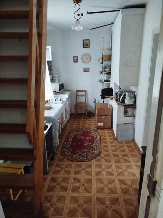 Двоповерхова дача з банькою.