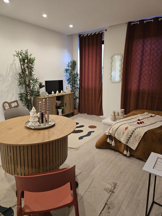 Vendo T0  matosinhos sul equipado e mobilado  a 500 m da praia frente