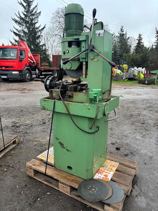 Piła wolnoobrotowa do cięcia profili