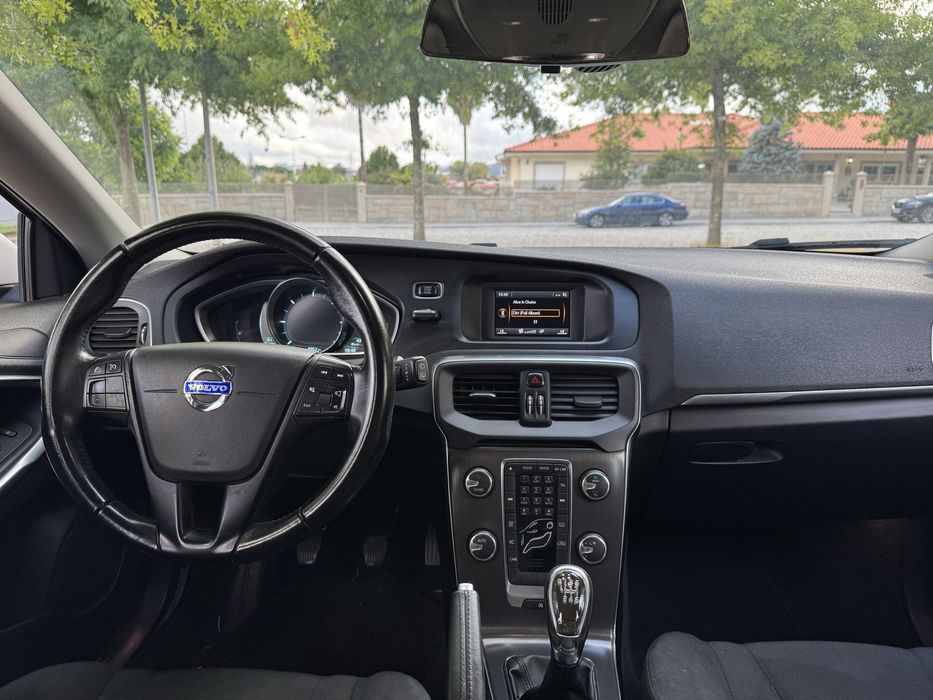 Volvo V40 economico e seguro (5.1L/100km)