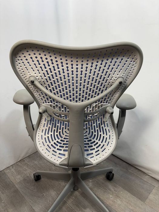 Ортопедичне крісло Herman Miller Mirra  мірра люкс сегмент для спини