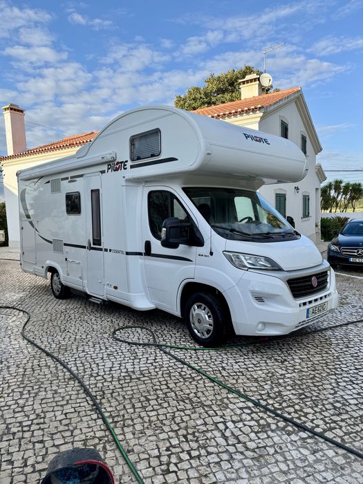 Autocaravana Pilote 6 lugares de viagem e dormida