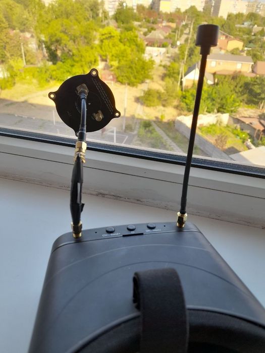 Патч антена Hybrid Triple Feed Patch 5.8 Ггц, 4dBi, (RHCP LHCP)