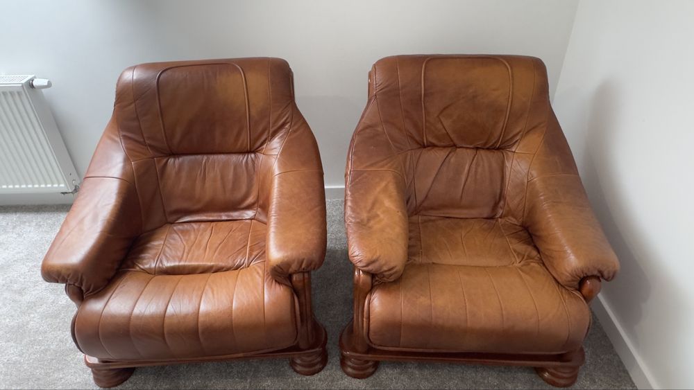 Sofa fotele oraz stolik.