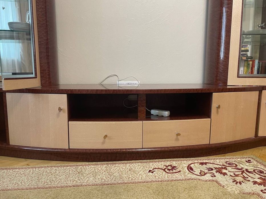 Стінка у вітальню